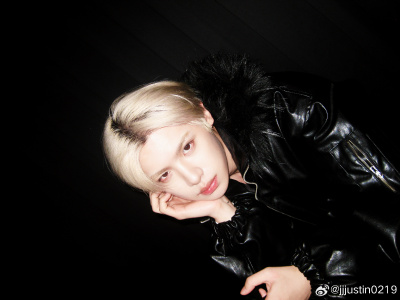 黄明昊