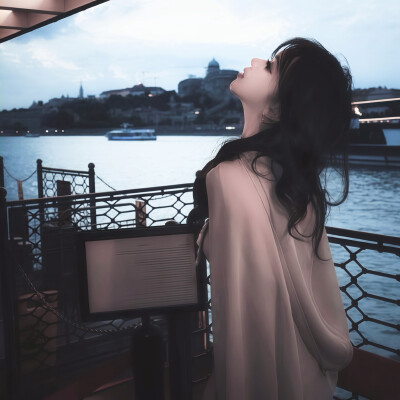 女生头像
喜欢点赞关注收藏