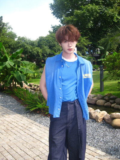黄明昊