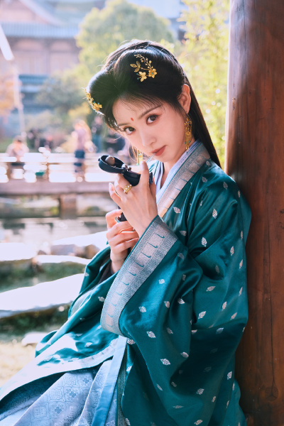 田曦薇