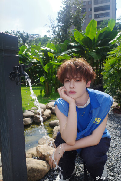 黄明昊