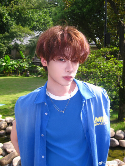 黄明昊