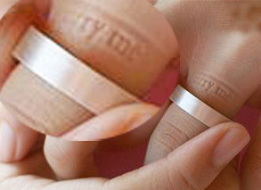 情人节戒指暗藏信息的戒指marry me 会说话的戒指<br /><a class='shortlnk' href='/s/040b43208' target='_blank' title='http://item.taobao.com/item.htm?id=7007621965'>http://duitang.com/s/040b43208</a>