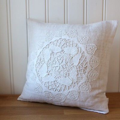 干净的让人都不忍心用了哎~<br /><a class='shortlnk' href='/s/161015e50' target='_blank' title='http://www.etsy.com/listing/67471403/linen-and-lace-pillow-cover-no-4?ref=tre-4d807d9267736d916e736653-5'…