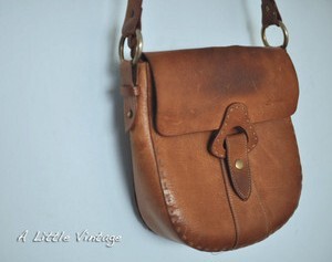 vintage 古董包 / 经典款手工牛皮棕色斜挎马鞍包<br /><a class='shortlnk' href='/s/1e7248ba' target='_blank' title='http://item.taobao.com/item.htm?id=8189862180'>http://duitang.com/s/1e7248ba</a>