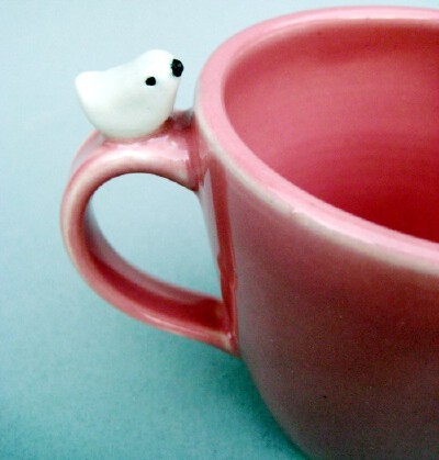 很有生活化的杯子<br /><a class='shortlnk' href='/s/1762bc7b0' target='_blank' title='http://www.etsy.com/listing/67773359/i-heart-b-i-r-d-i-e-s-pink-tea-cup'>http://duitang.com/s/1762bc7b0</a>