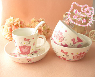 HELLO KITTY 陶瓷儿童餐具套装<br /><a class='shortlnk' href='/s/01af622cf' target='_blank' title='http://item.taobao.com/item.htm?id=9401517025'>http://duitang.com/s/01af622cf</a>