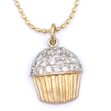 Jennifer Kaufman Cupcake Necklace - ThisNext - Jennifer Kaufman Cupcake Necklace - photo - <a class='shortlnk' href='/s/1124f23a4' target='_blank' title='http://www.thisnext.com/item/9DB86A3B/Jennifer…