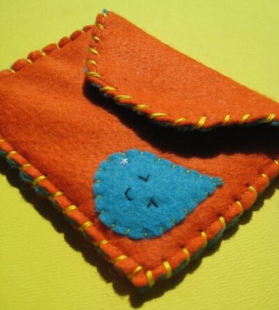 Little Rainy Snap Pouch~很有爱~颜色也很好看~<a class='shortlnk' href='/s/0655f7bdd' target='_blank' title='http://www.etsy.com/listing/20371409/little-rainy-snap-pouch?ref=v1_other_1'>http://duitang.c…