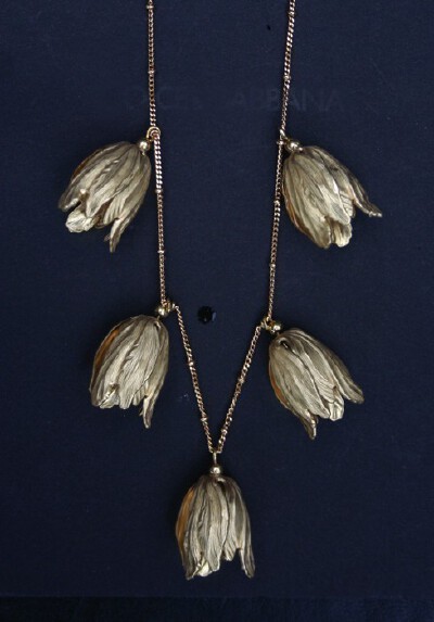 RUSSIAN GOLD TULIP NECKLACE by Babetteworld on Etsy <a class='shortlnk' href='/s/063b63627' target='_blank' title='http://www.etsy.com/listing/61978808/russian-gold-tulip-necklace'>http://duitang.com/…
