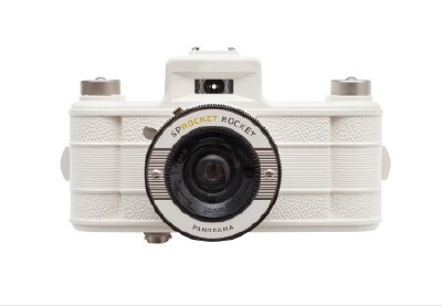 Lomography Sprocket Rocket White Edition ~这款Sprocket是Lomo家族的新人，登场之态非常高调~确实也非常酷~本来想买那款针孔的，不过有人说性价比不高<a class='shortlnk' href='/s/17d14777b' target='_blank' ti…