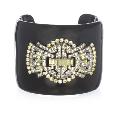绝对存在感强烈的设计<a class='shortlnk' href='/s/03c174d1e' target='_blank' title='http://www.charmandchain.com/products/black-decadent-crystal-cuff'>http://duitang.com/s/03c174d1e</a>