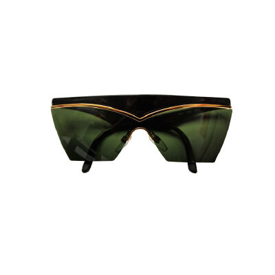 90年代的太阳镜，很有创意~！YVES SAINT LAURENT - early 90's unworn YVES SAINT LAURENT sunglasses <a class='shortlnk' href='/s/03f7cdf4a' target='_blank' title='http://fashion.1stdibs.com/avl_item_…