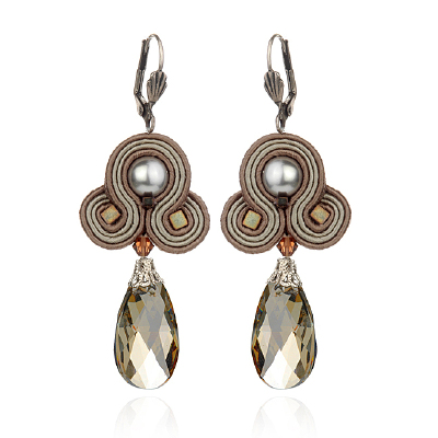 情绪耳环 <a class='shortlnk' href='/s/146e5e4b8' target='_blank' title='http://www.charmandchain.com/products/emotion-earrings'>http://duitang.com/s/146e5e4b8</a>