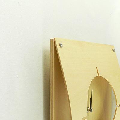 Yamato Japan Color Wall Clock - 日本设计的木质钟，造型很特别 <a class='shortlnk' href='/s/028fe7823' target='_blank' title='http://www.mollaspace.com/shop/timepiece/color-wall-clock.html'>http://duita…