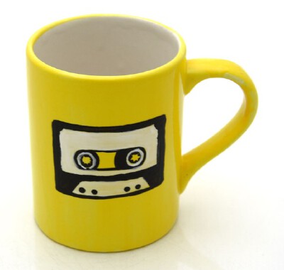 LennyMud黄杯子，想起最爱的那盘磁带<a class='shortlnk' href='/s/153acf286' target='_blank' title='http://www.etsy.com/listing/65588502/mixed-tape-bright-yellow-mug'>http://duitang.com/s/153acf286</a>