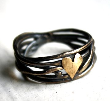 纯银戒指嵌套心 <a class='shortlnk' href='/s/0119e6596' target='_blank' title='http://www.supermarkethq.com/product/nested-heart-ring-in-sterling-silver'>http://duitang.com/s/0119e6596</a>