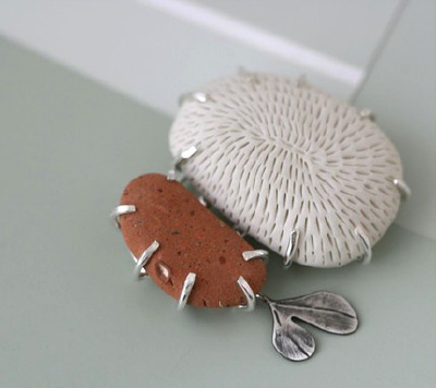 很神奇的饰品<a class='shortlnk' href='/s/01b4f5cf2' target='_blank' title='http://site.douban.com/widget/photos/47010/photo/612841289/'>http://duitang.com/s/01b4f5cf2</a>