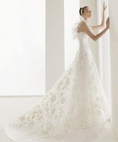 轻薄蕾丝肩带蕾丝大摆婚纱、<a class='shortlnk' href='/s/0608f3f5240ead12d' target='_blank' title='http://kangxingxing89757.blog.163.com/album/#m=2&aid=223140756&pid=6994491757'>http://duitang.com/s/060…