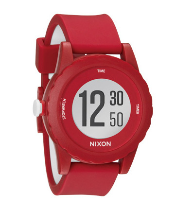 Nixon - 硅胶材质表带设计，运动风格满载。搭配简约的圆形表盘设计，没有指针而是独特的数显设计有7种不同色彩可供选择