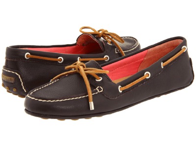 Sperry Naples轻便舒适女士帆船鞋。是否我也该放松心态。享受生活。