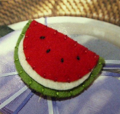 <a class='shortlnk' href='/s/1691b40ada1da69de' target='_blank' title='http://www.etsy.com/listing/71586819/watermelon-wool-felt-baby-hair-clip-red'>http://duitang.com/s/1691b40ada1da69de</a> 夏天啊…
