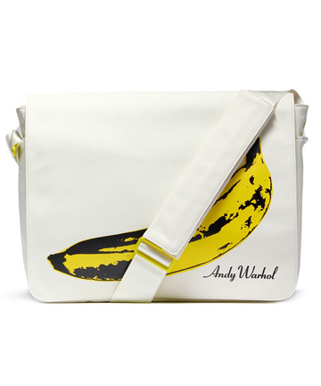 美国知名配件品牌INCASE于2011年推出的INCASE x Andy Warhol Cases系列中的SHOULDER BAG。