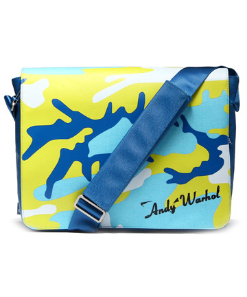 美国知名配件品牌INCASE于2011年推出的INCASE x Andy Warhol Cases系列中的SHOULDER BAG。