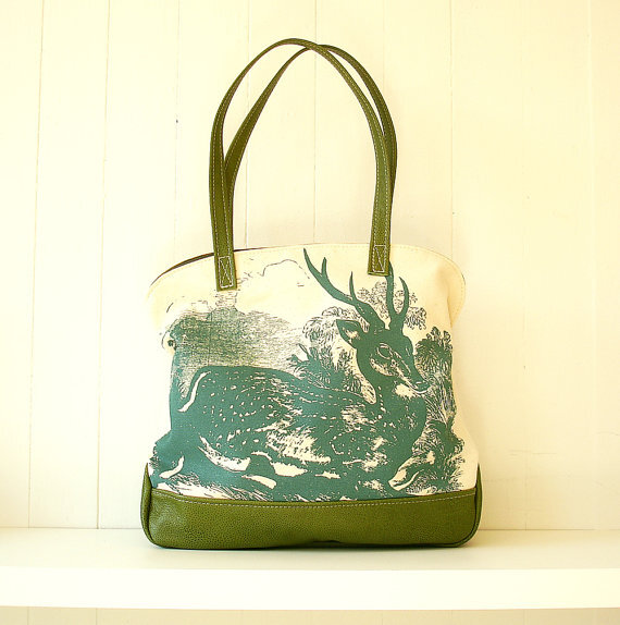 Canvas and Leather Deer Bag 前面的小鹿还有整个背包的绿色系是我最为钟爱的!
