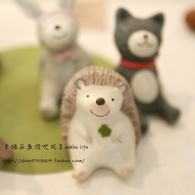 手握幸运四叶草的小刺猬