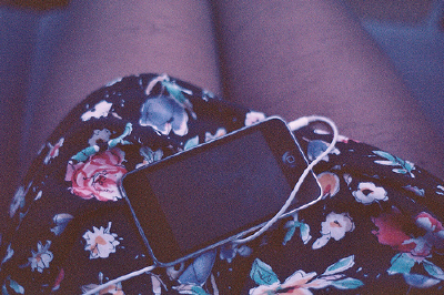 碎花裙。