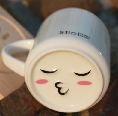 牛奶杯 来 亲一个 呵呵