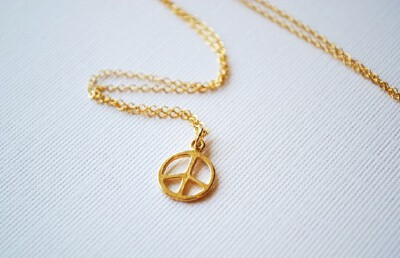 精致的反战金色小项链 Peace Necklace Gold Filled by ShuFlyJewelry on Etsy