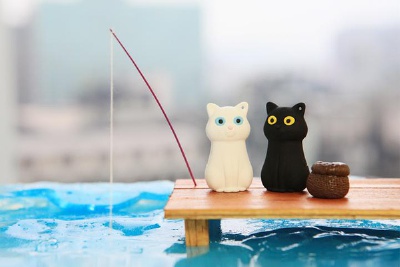BONE Cat Driver 猫咪造型的4G U盘，还可配同款可爱的猫形挂链。