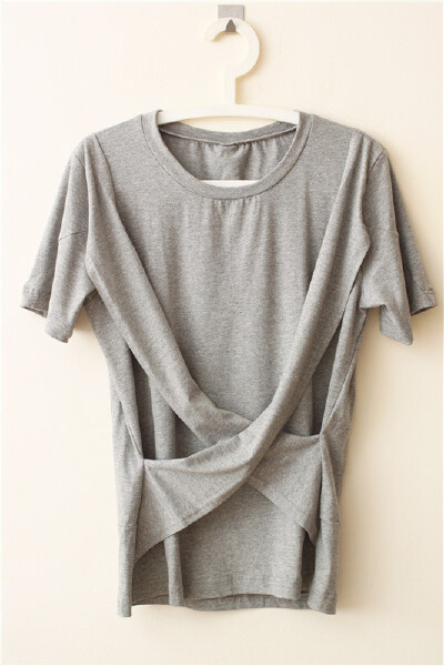 Y.VISON 2011/SUMMER 交叉结构TEE
