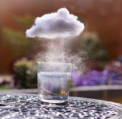 似乎记忆中没有比今年更闷热的夏天，缺氧中……下场雨吧~~
