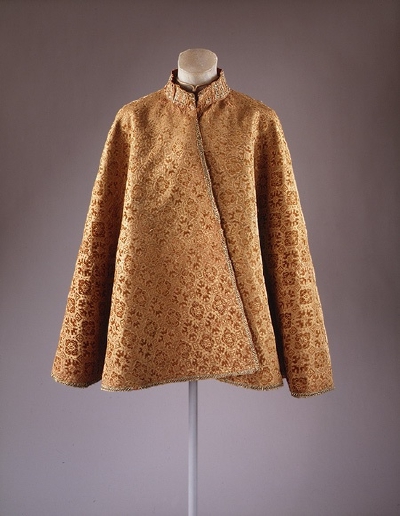 Cape, second half of 16th century 16世纪下半叶 产地：法国 材质工艺：丝绒，织有金色几何图案