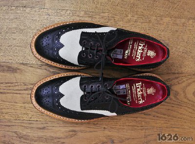 Tricker's × Junya Watanabe Comme des Garcons MAN 雕花鞋款~
