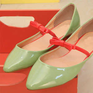 【i-Shoes】呛口小辣椒VIVI可爱淑女蝴蝶结浅口尖头平底鞋