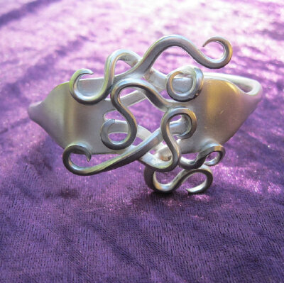 章鱼手镯Fork Bracelet Silver Octopus squid Waves art by celtsmith