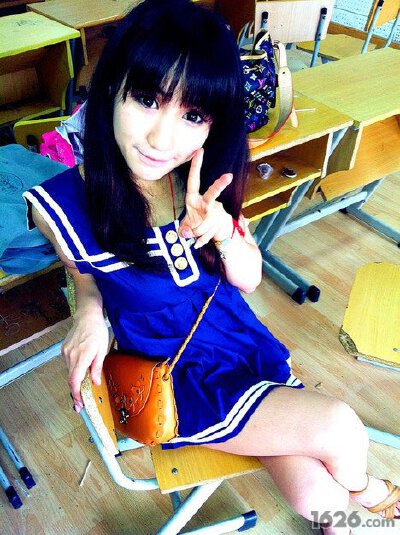 依依