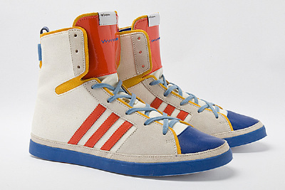 吸引你的眼球，adidas Originals W FASHION HI<a class='shortlnk' href='/s/1ce2c27163ad3520' target='_blank' title='http://www.kidulty.com/news/id/news/17545'>http://duitang.com/s/1ce2c27163ad3520</a>