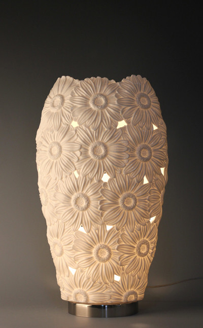 象牙瓷花瓶