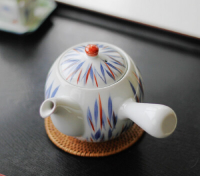  纯手绘釉下彩 单柄茶壶