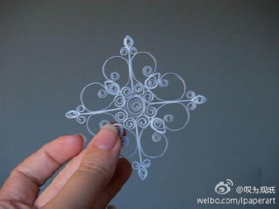  漂亮的衍纸。大家可以试试模仿样式做一个
