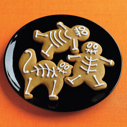 骷髅小姜饼人~ <a class='shortlnk' href='/s/1298de23009796ab0' target='_blank' title='http://www.cutefoodforkids.com/2011/09/41-cutest-halloween-food-ideas.html'>http://duitang.com/s/1298de23009796ab0<…