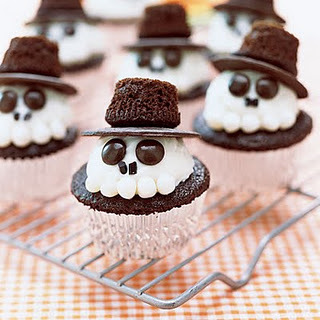 骷髅先生巧克力甜点~ <a class='shortlnk' href='/s/1298de23009796ab0' target='_blank' title='http://www.cutefoodforkids.com/2011/09/41-cutest-halloween-food-ideas.html'>http://duitang.com/s/1298de230097…
