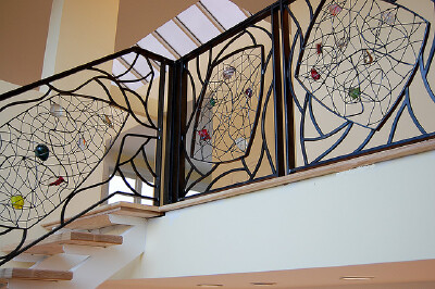 Sea Glass Railings，海玻璃镶嵌的楼梯。浪漫的色彩。