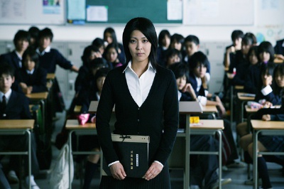 <告白>,她是告白里执着的母亲.是大山勝美的御用女演员.是<四月无语>中独自面对陌生城市的大学生.松隆子,日本女神.用她最平淡的表演演绎出最不平凡的电影.