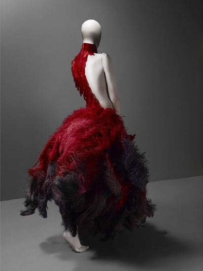 Alexander McQueen 2001年春夏 VOSS 系列之连衣裙